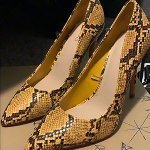 Aldo Snake skin heels